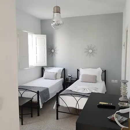 Embati Inn Folegandros Town